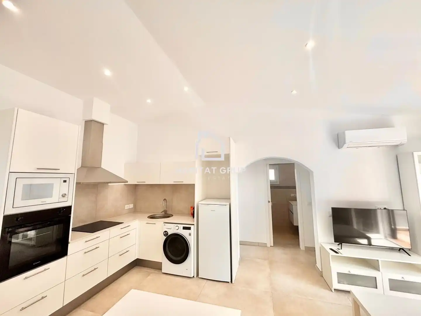 Cuina de Casa adosada en venda en Ciutadella de Menorca amb Aire condicionat, Jardí privat i Terrassa
