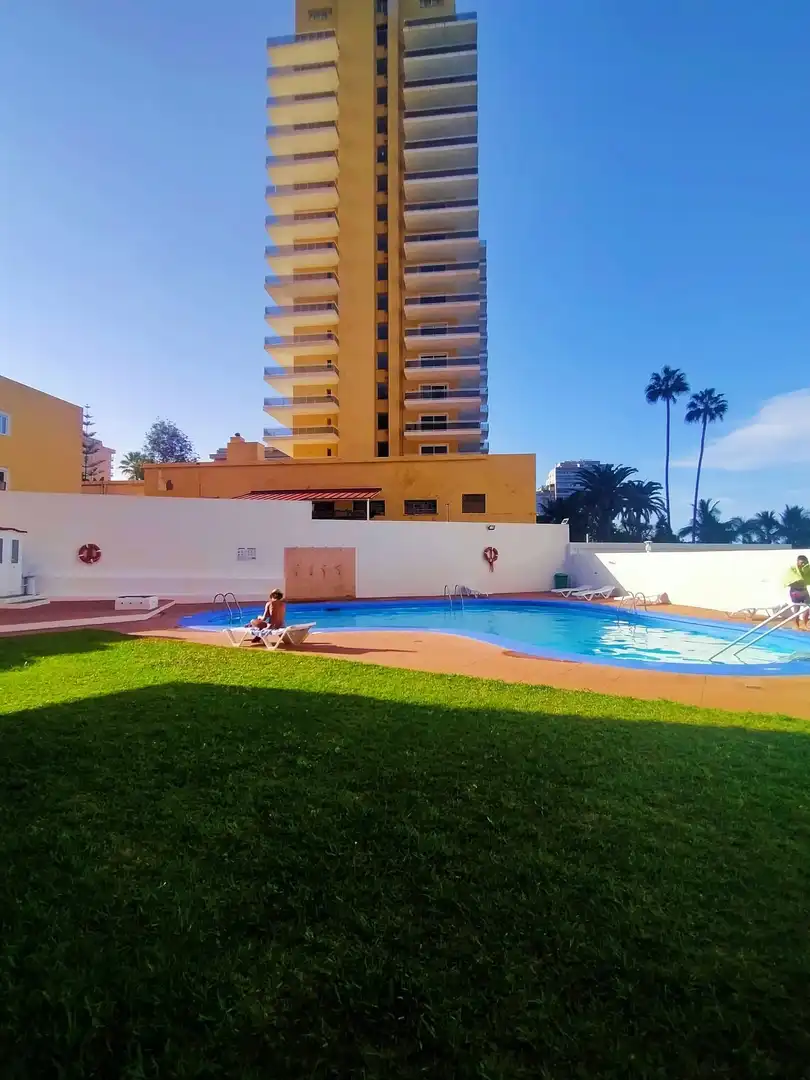Piscina de Estudi en venda en Puerto de la Cruz amb Calefacció, Terrassa i Moblat