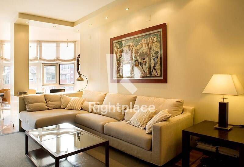 Sala d'estar de Apartament de lloguer en  Barcelona Capital amb Aire condicionat, Calefacció i Moblat