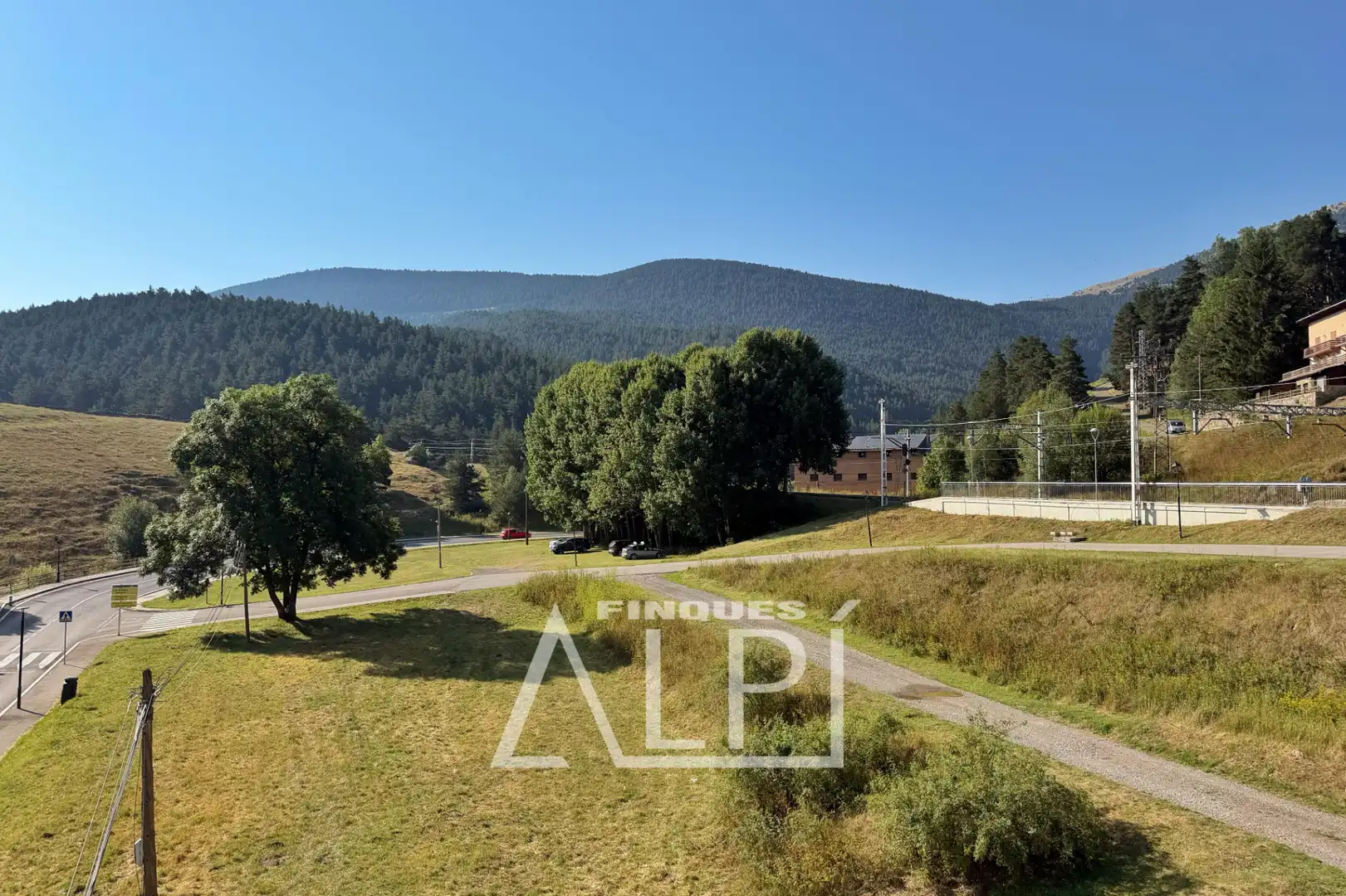 Apartments for sale in Alp  with Heating, Storage room and Furnished