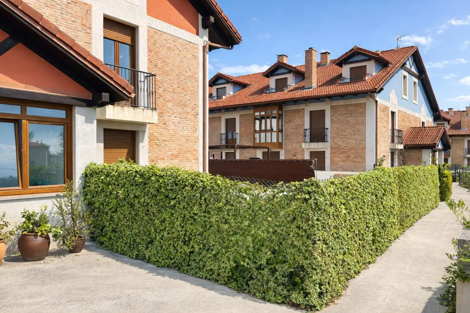 Außenansicht von Wohnung zum Verkauf in Udías mit Heizung, Privatgarten und Gemeinschaftspool