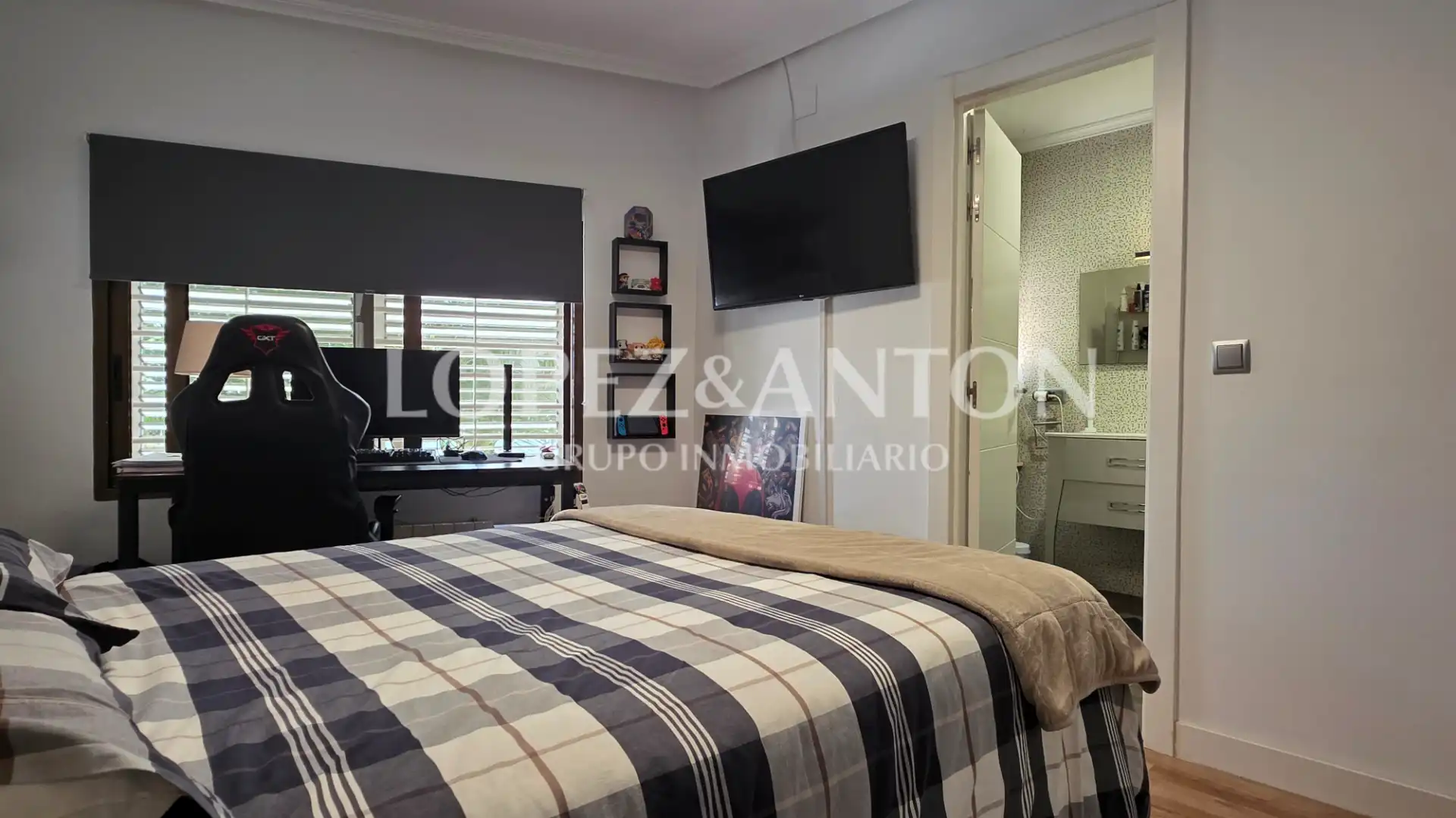 Schlafzimmer von Haus oder Chalet zum Verkauf in L'Eliana mit Klimaanlage, Heizung und Privatgarten
