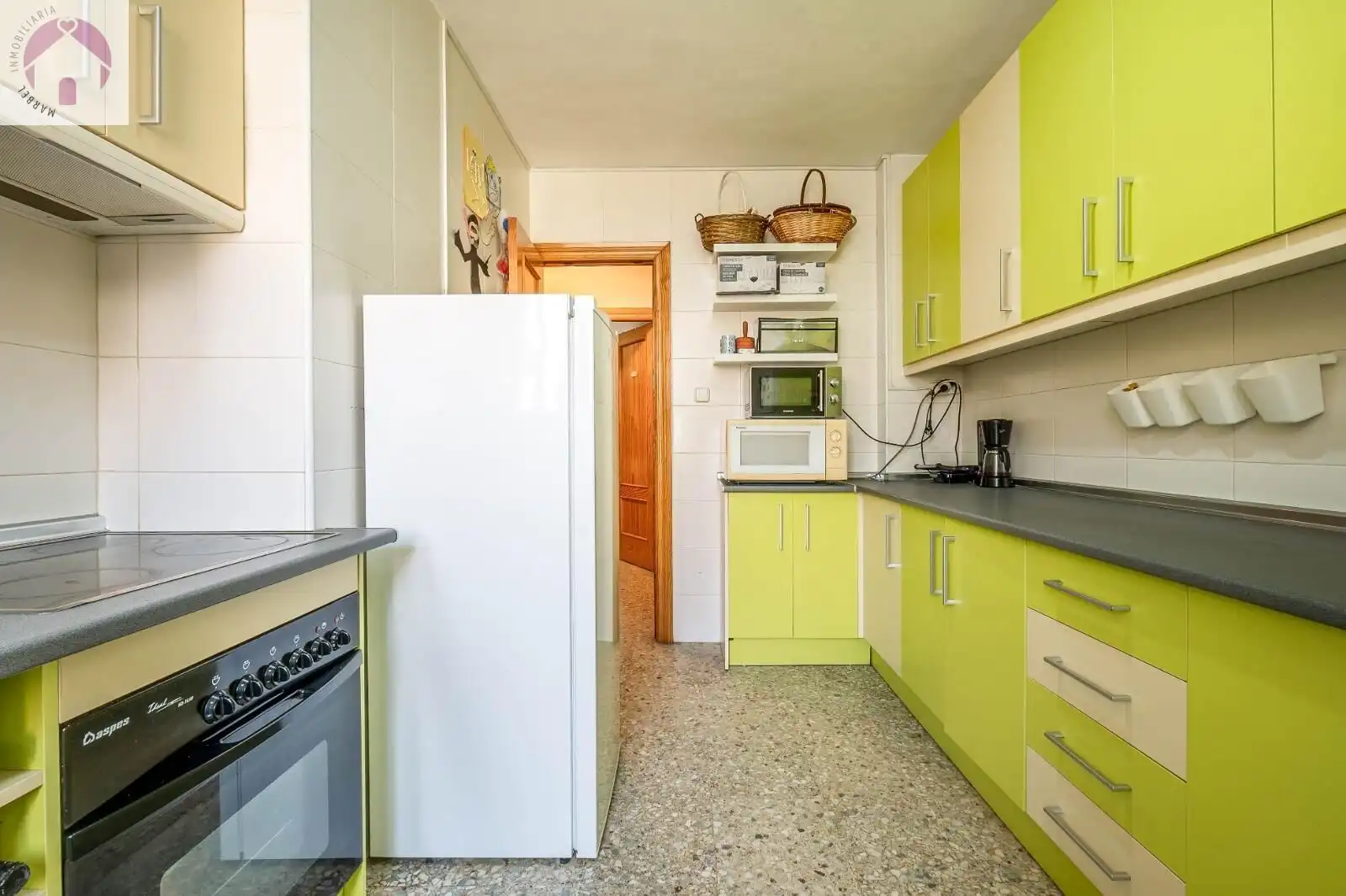 Kitchen of Flat for sale in Granada  with Air Conditioner, Heating and Terrace