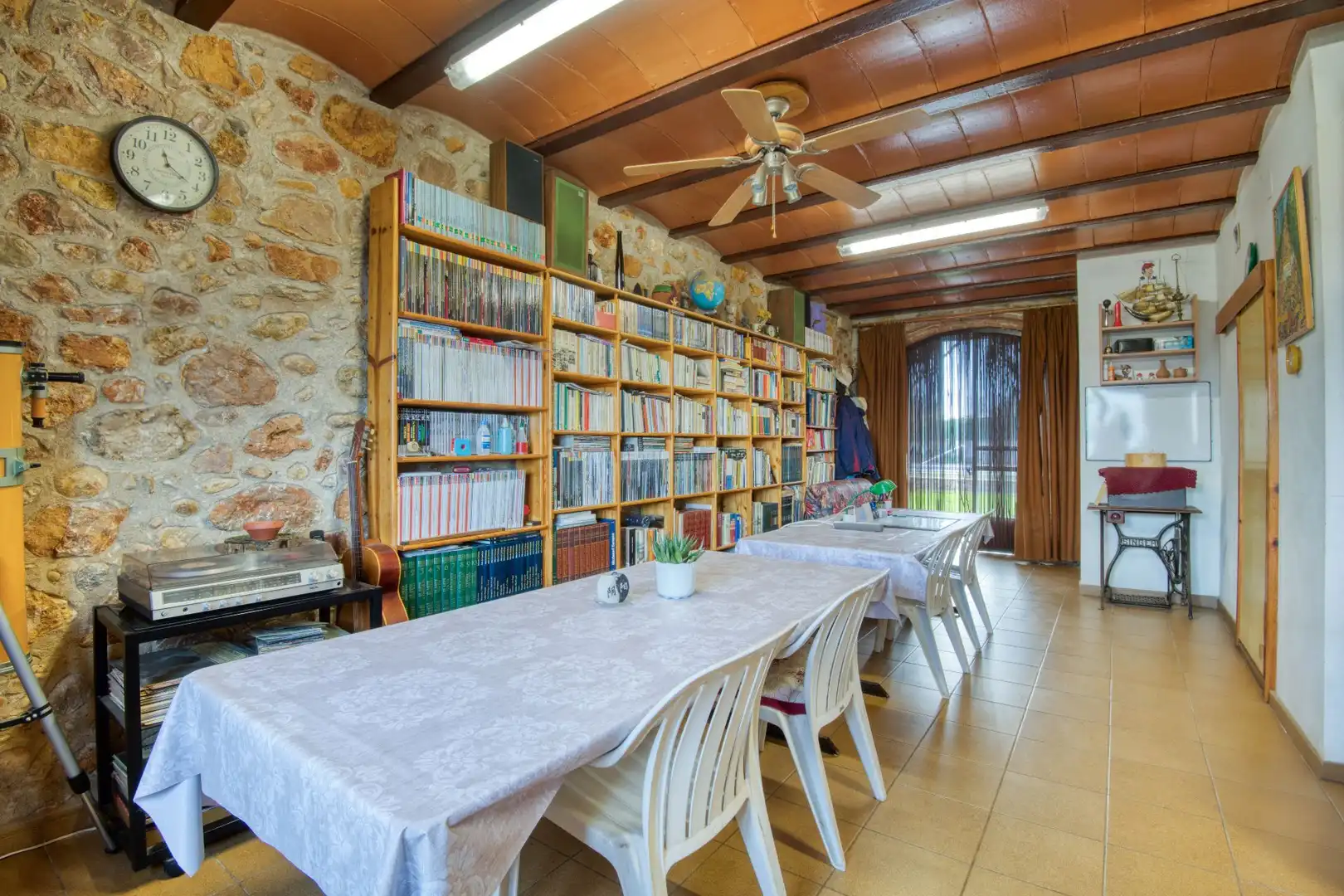 Esszimmer von Country house zum Verkauf in Albons mit Privatgarten, Terrasse und Schwimmbad