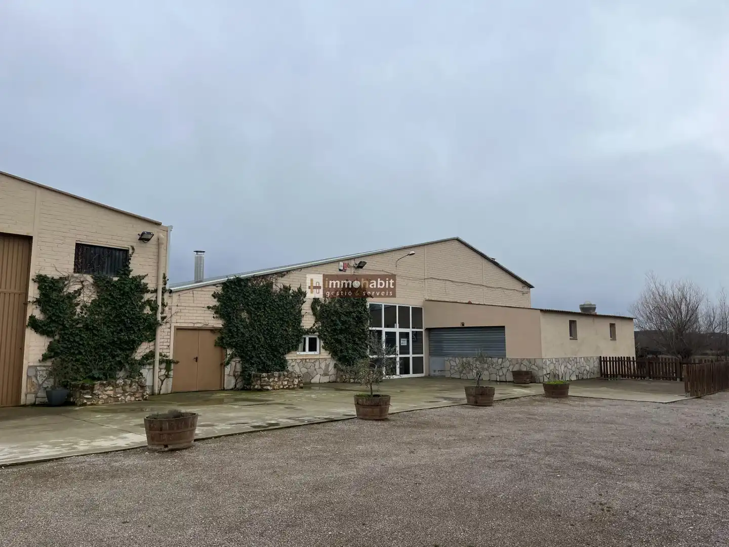 Vista exterior de Local en venta en Puigverd de Lleida con Aire acondicionado