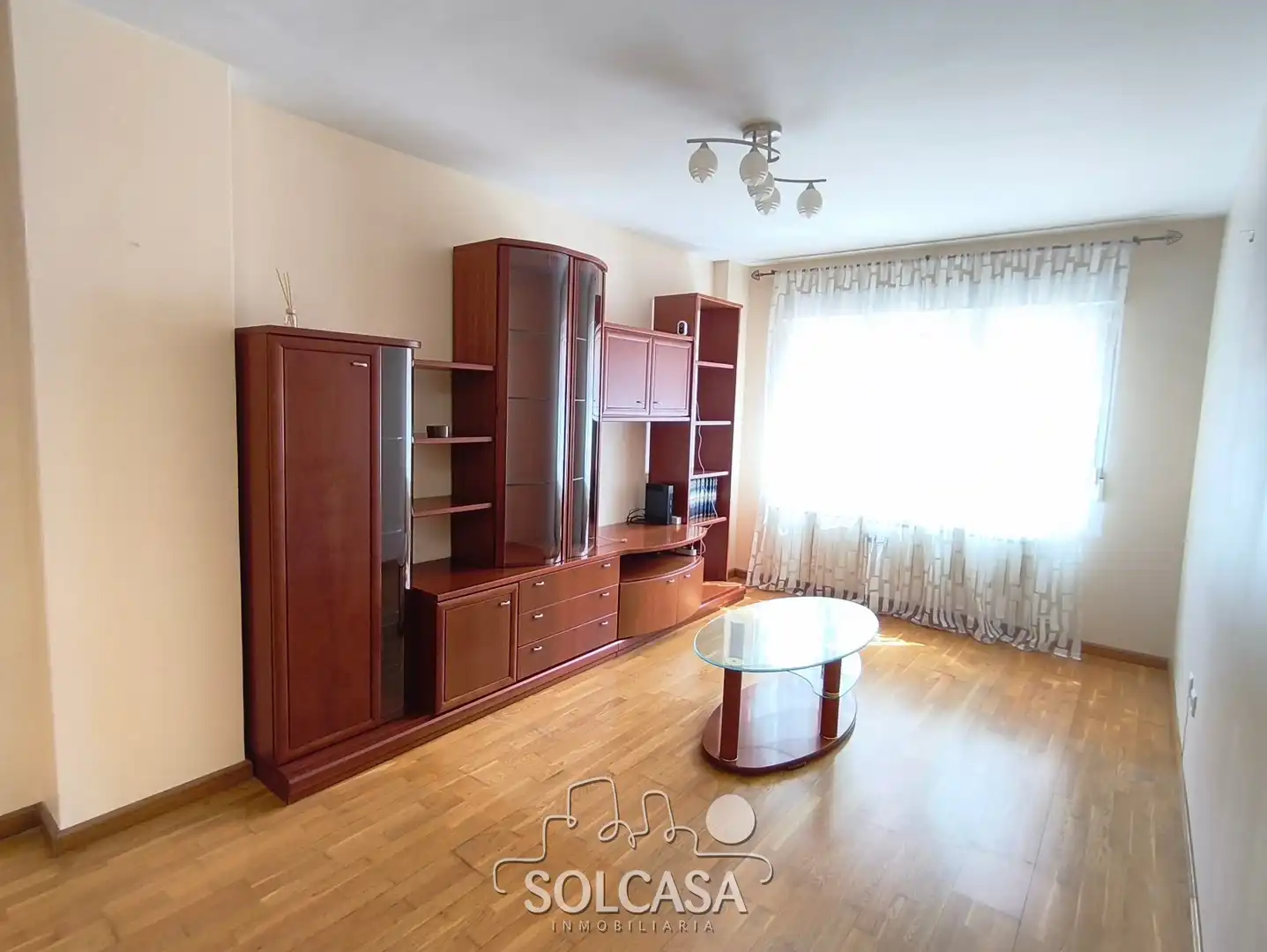 Sala d'estar de Pis en venda en Valladolid amb Calefacció, Parquet i Traster