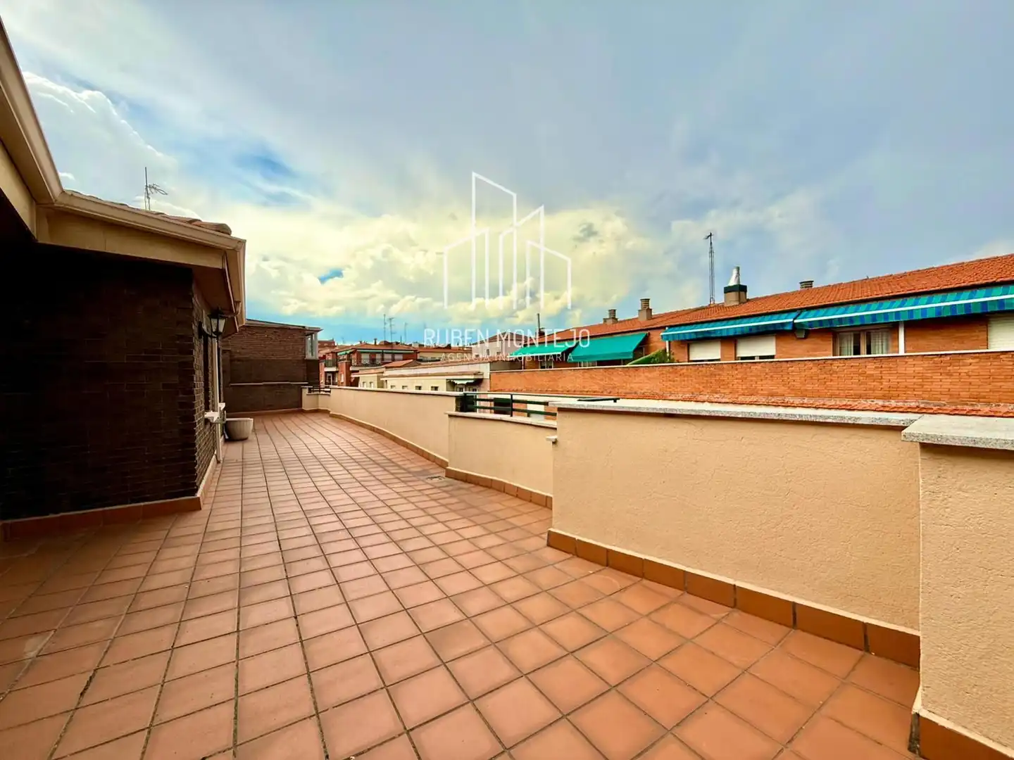 Terraza de Ático de alquiler en Salamanca con Calefacción, Terraza y Amueblado