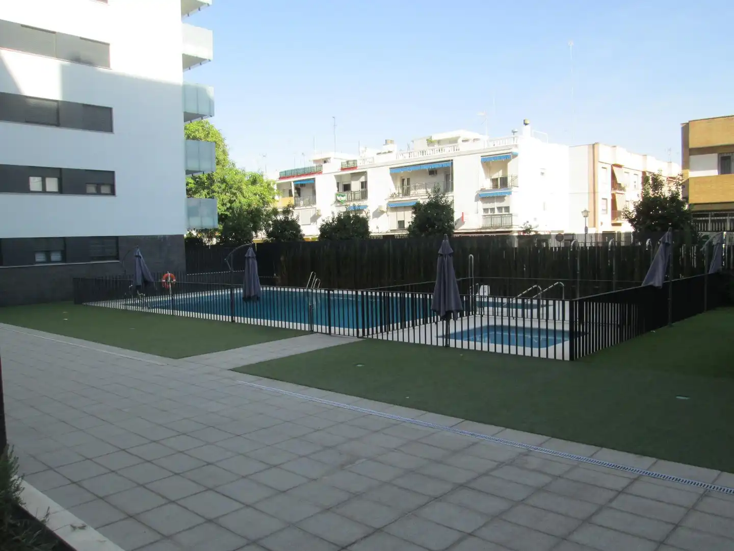 Piscina de Pis de lloguer en Sevilla amb Aire condicionat, Parquet i Terrassa