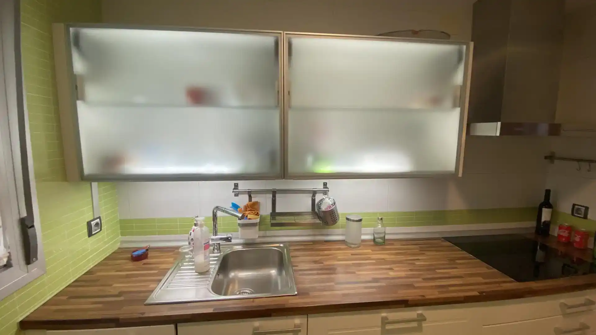 Cocina de Piso en venta en  Granada Capital con Piscina y Balcón