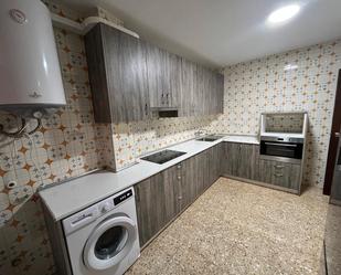 Cuina de Pis de lloguer en Cartagena amb Forn, Rentadora i Balcó