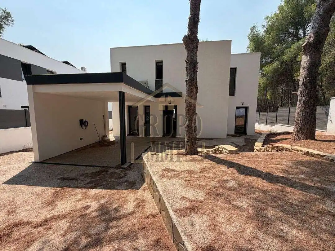 Vista exterior de Casa o xalet en venda en Montornés - Las Palmas - El Refugio