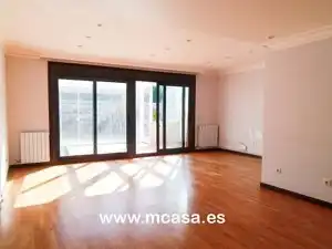 Casa adosada en venda en Vigo  amb Calefacció, Jardí privat i Terrassa