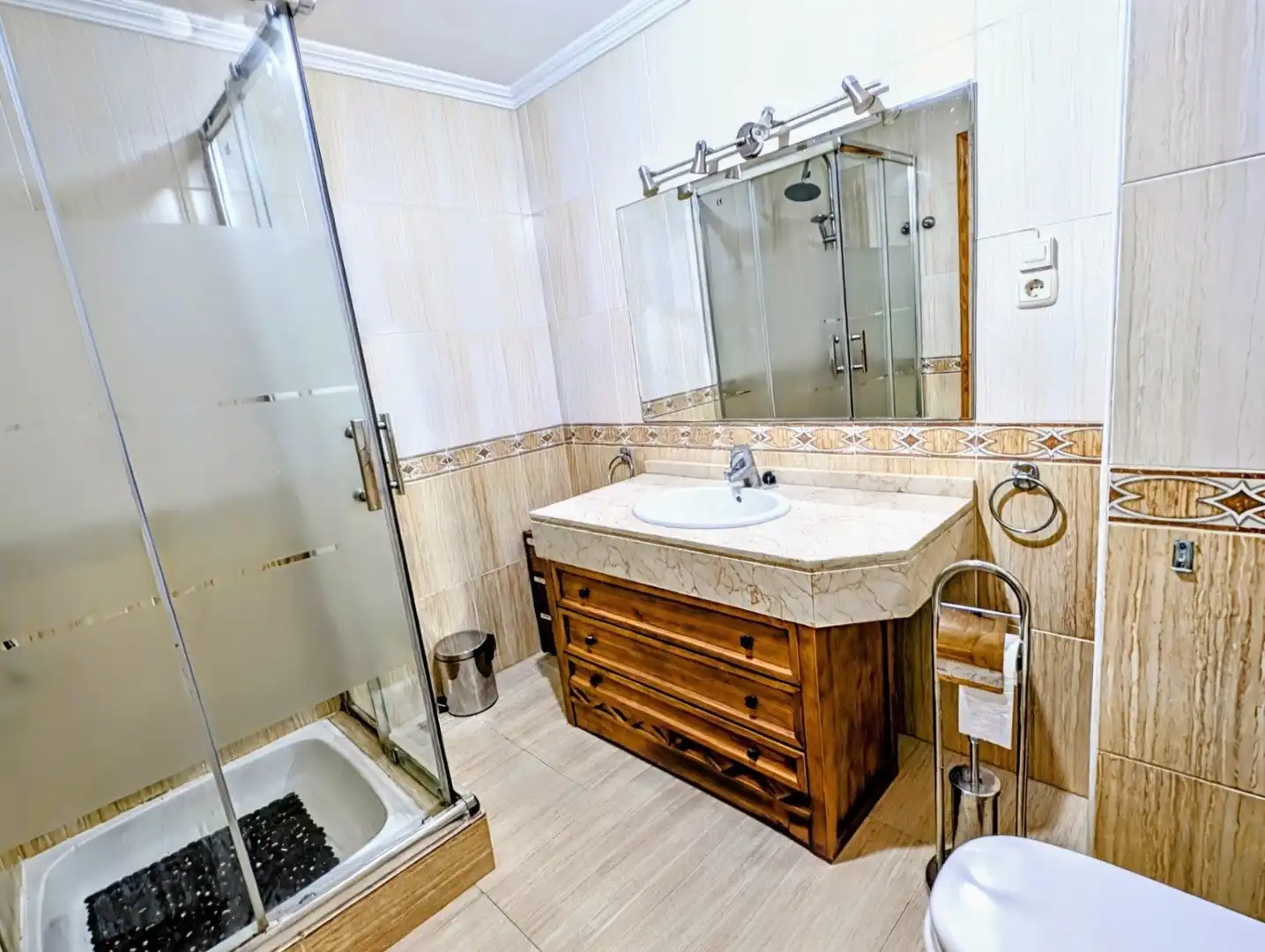 Bathroom of Ground floor for sale in Roquetas de Mar  with Air Conditioner, Heating and Terrace