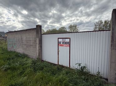 Terreno industriale in vendita a Flores de Sil - La Placa