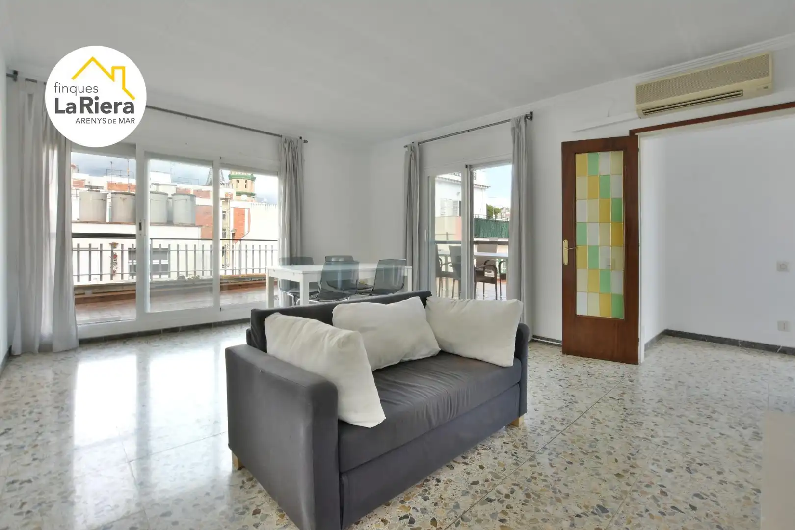 Wohnzimmer von Wohnung zum Verkauf in Arenys de Mar mit Klimaanlage, Heizung und Terrasse