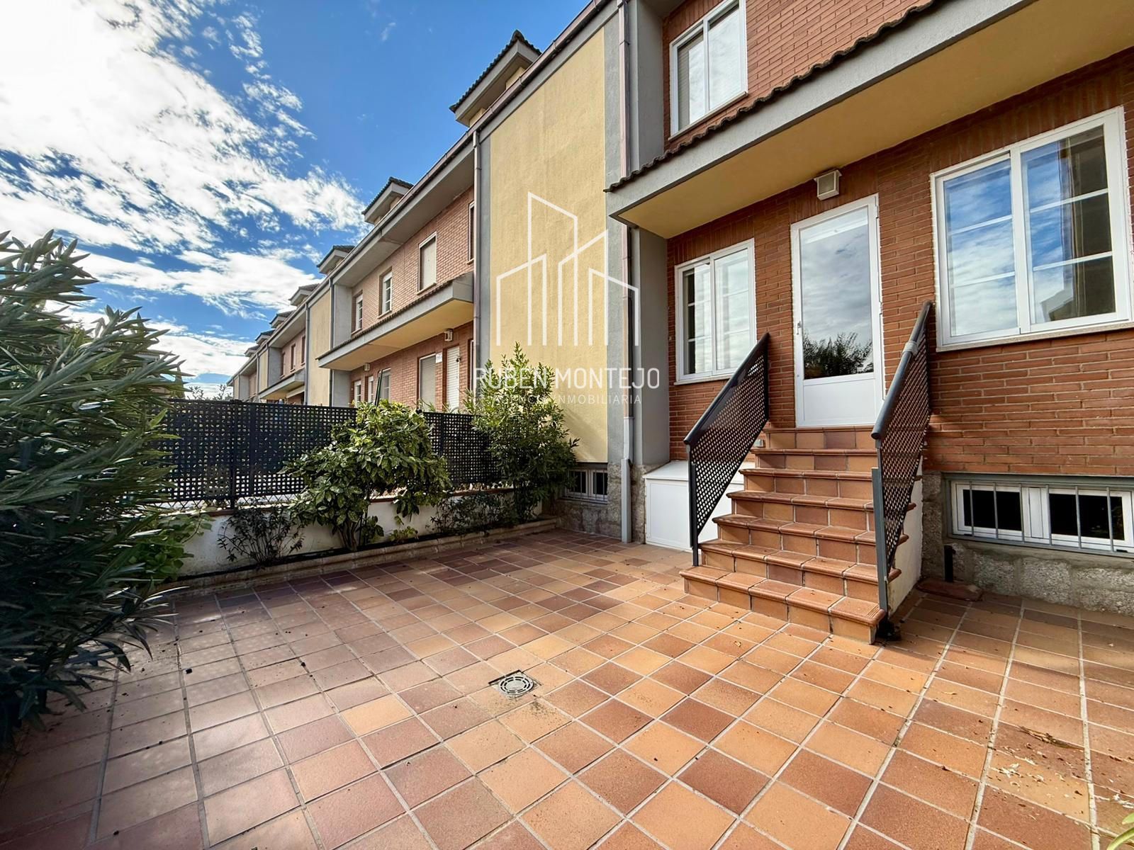 Exterior view of Single-family semi-detached for sale in Terradillos  with Air Conditioner, Heating and Private garden