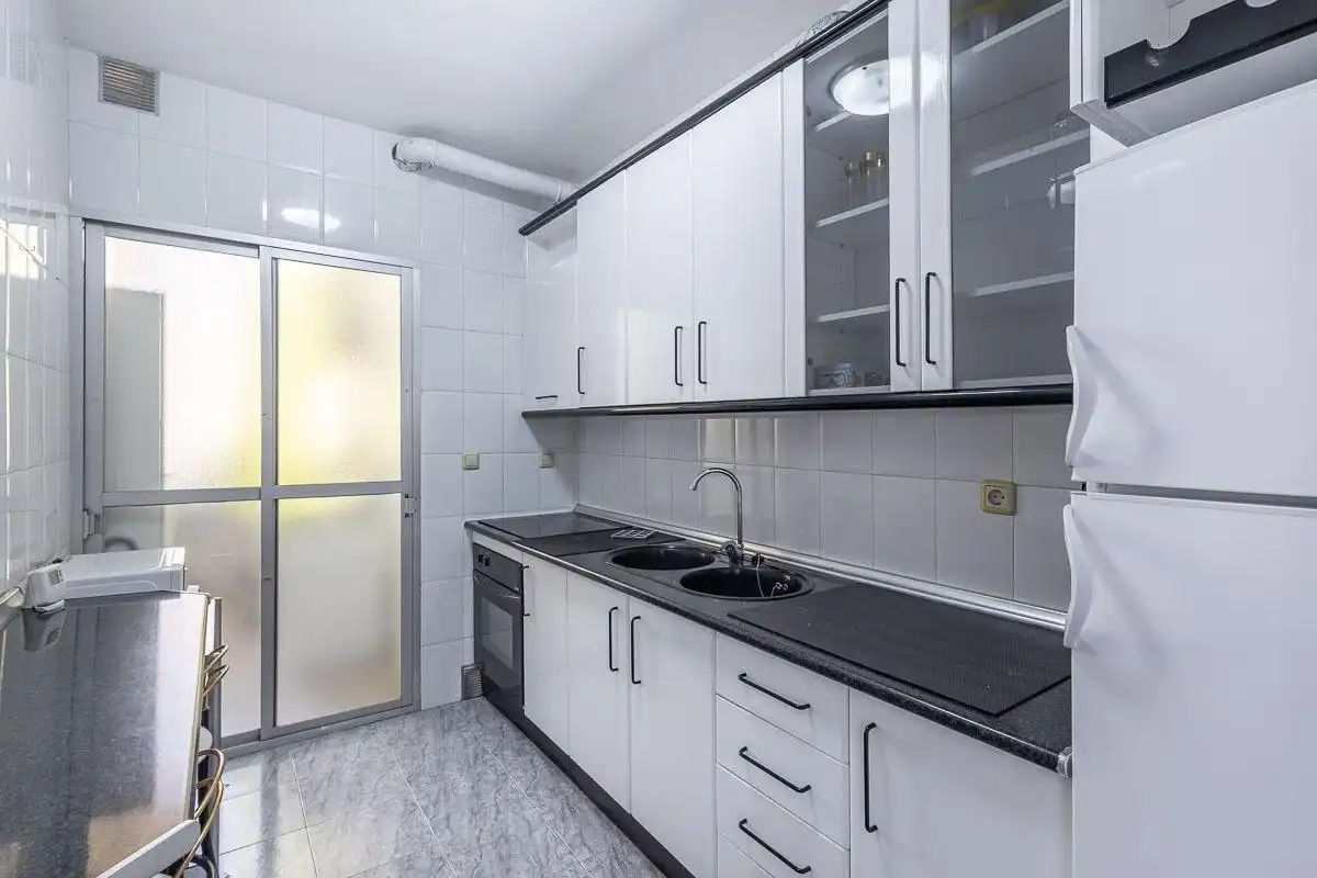 Kitchen of Flat for rent in Genil