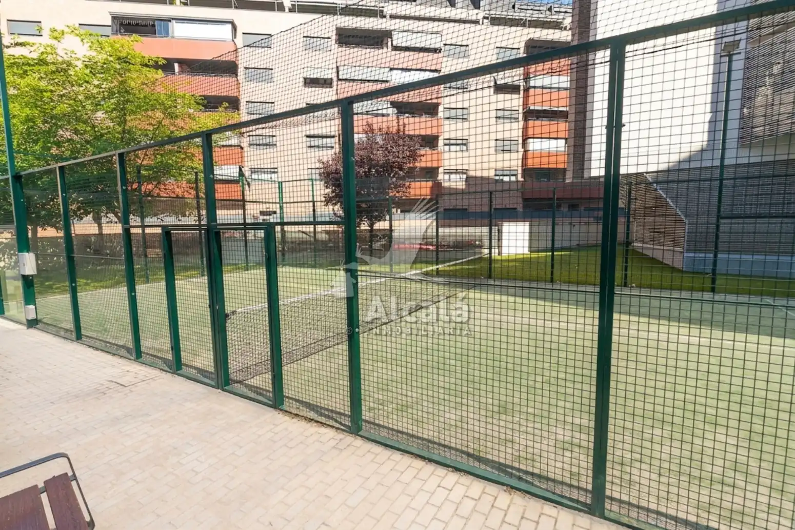 Außenansicht von Wohnung zum Verkauf in Alcalá de Henares mit Klimaanlage, Heizung und Terrasse