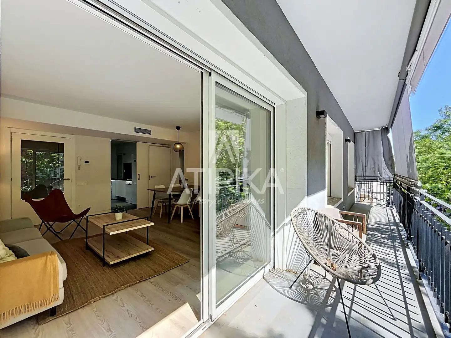 Terrasse von Wohnung zum Verkauf in Barcelona mit Klimaanlage, Parkett und Balkon