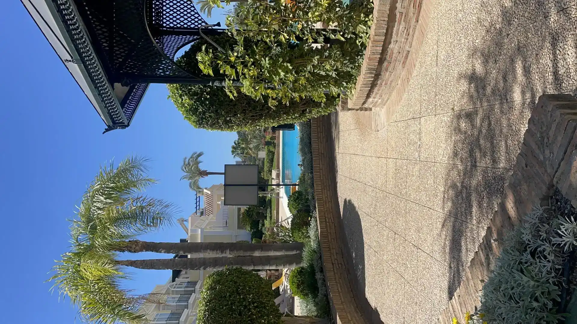 Außenansicht von Wohnung zur Miete in Marbella mit Klimaanlage, Privatgarten und Schwimmbad