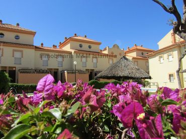 Maison mitoyenne avec balcon à vendre à Islantilla Golf