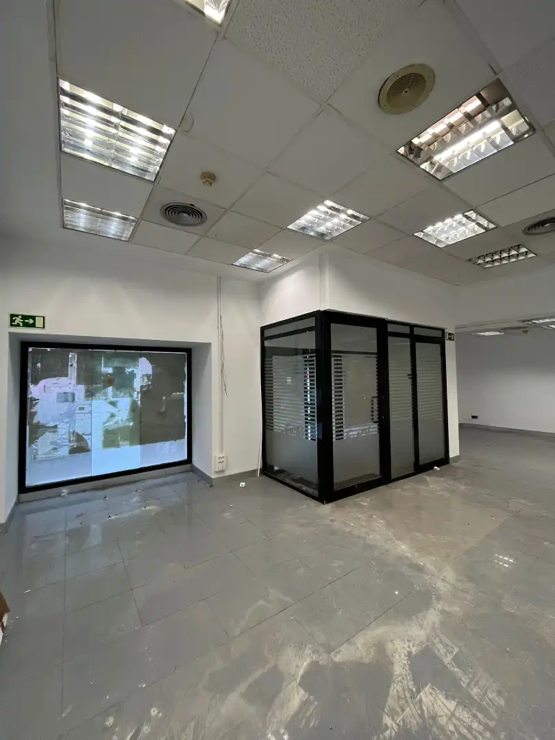Local en venta en Madrid con Aire acondicionado y Alarma