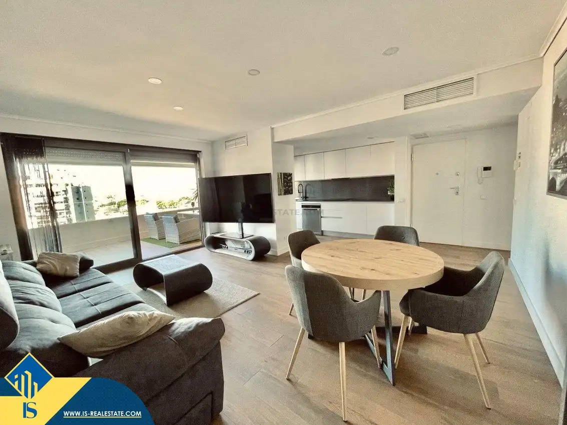 Sala de estar de Piso en venta en Alicante / Alacant con Terraza, Amueblado y Piscina comunitaria