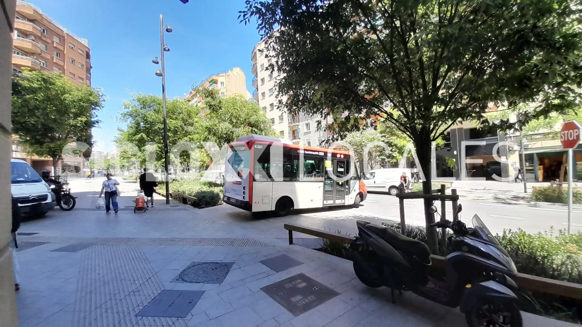 Vista exterior de Local de alquiler en Barcelona