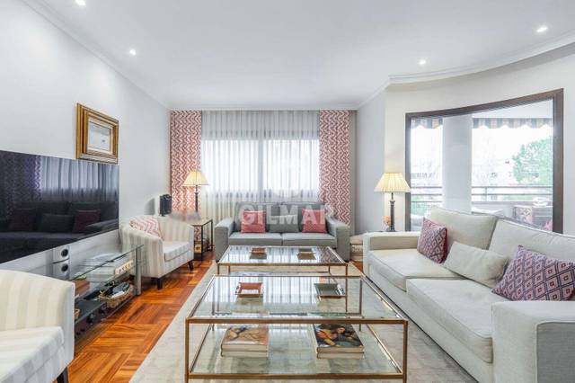 Piso en Venta en Mirasierra