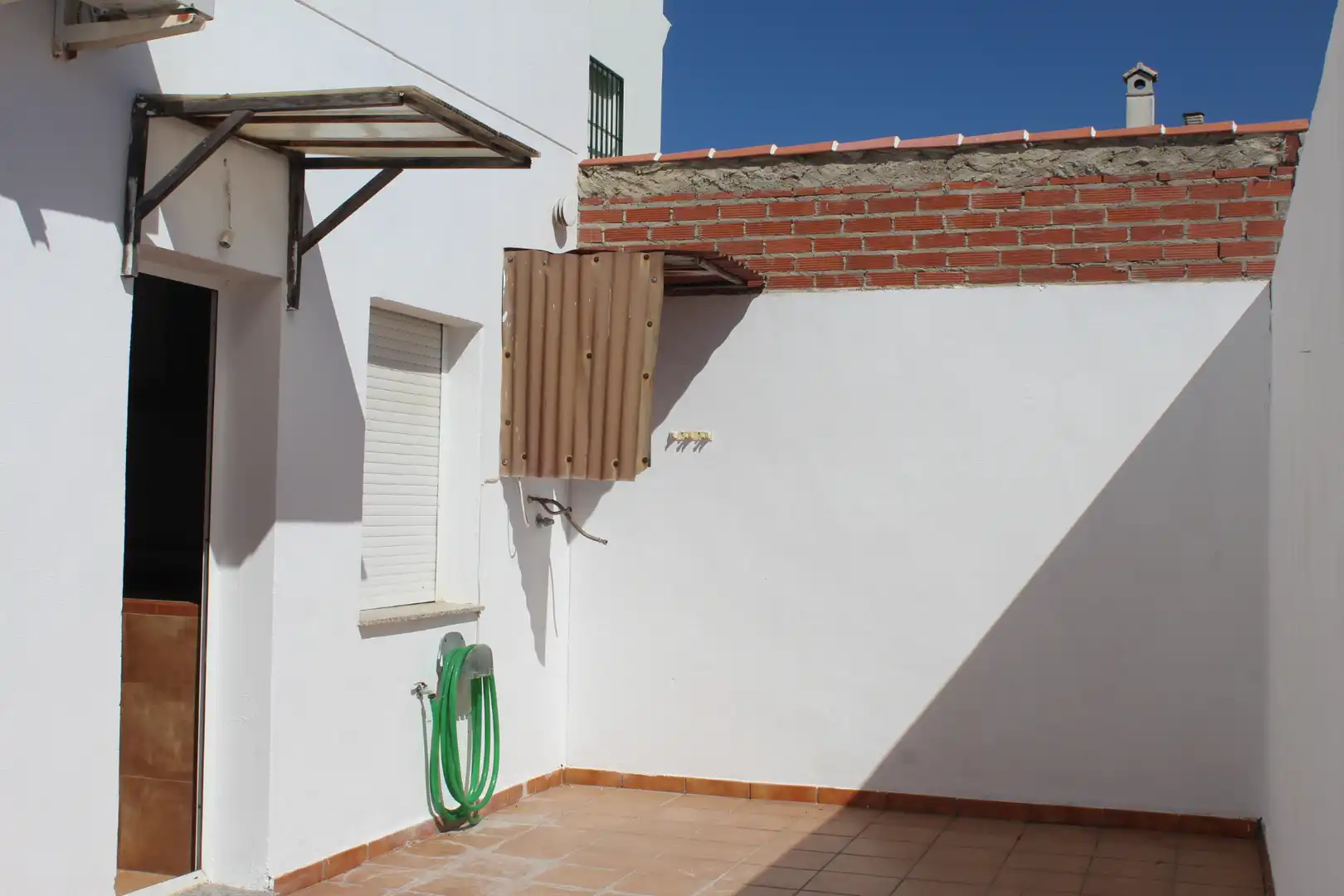Vista exterior de Casa adosada en venda en Burguillos amb Aire condicionat, Jardí privat i Balcó