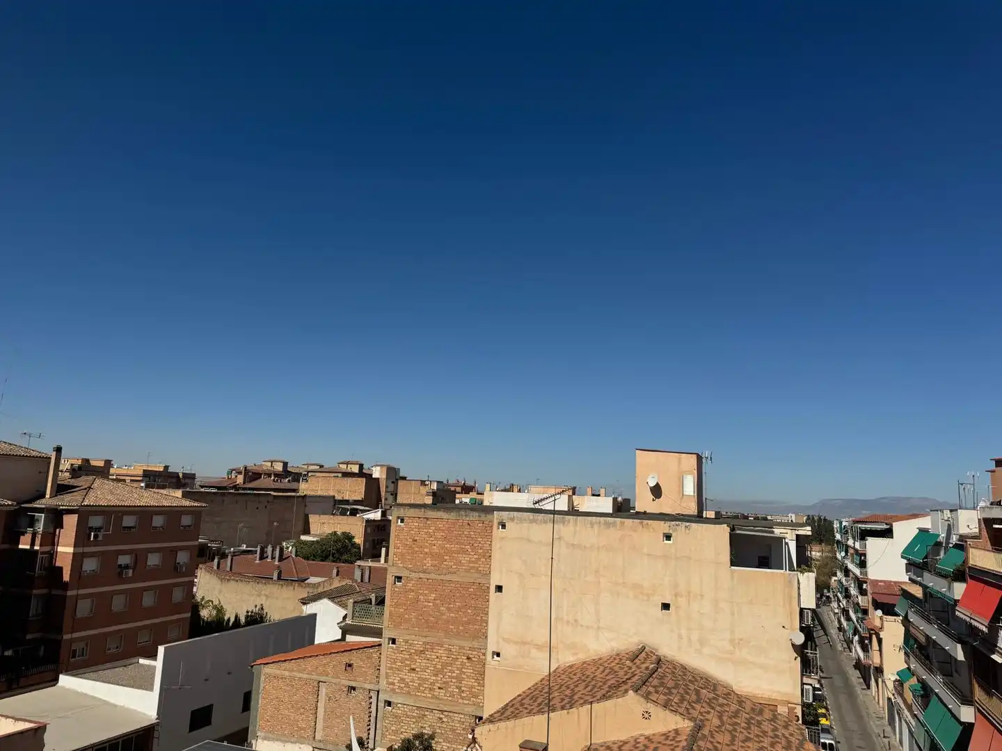 Exterior view of Flat for rent in Granada  with Air Conditioner, Terrace and Furnished