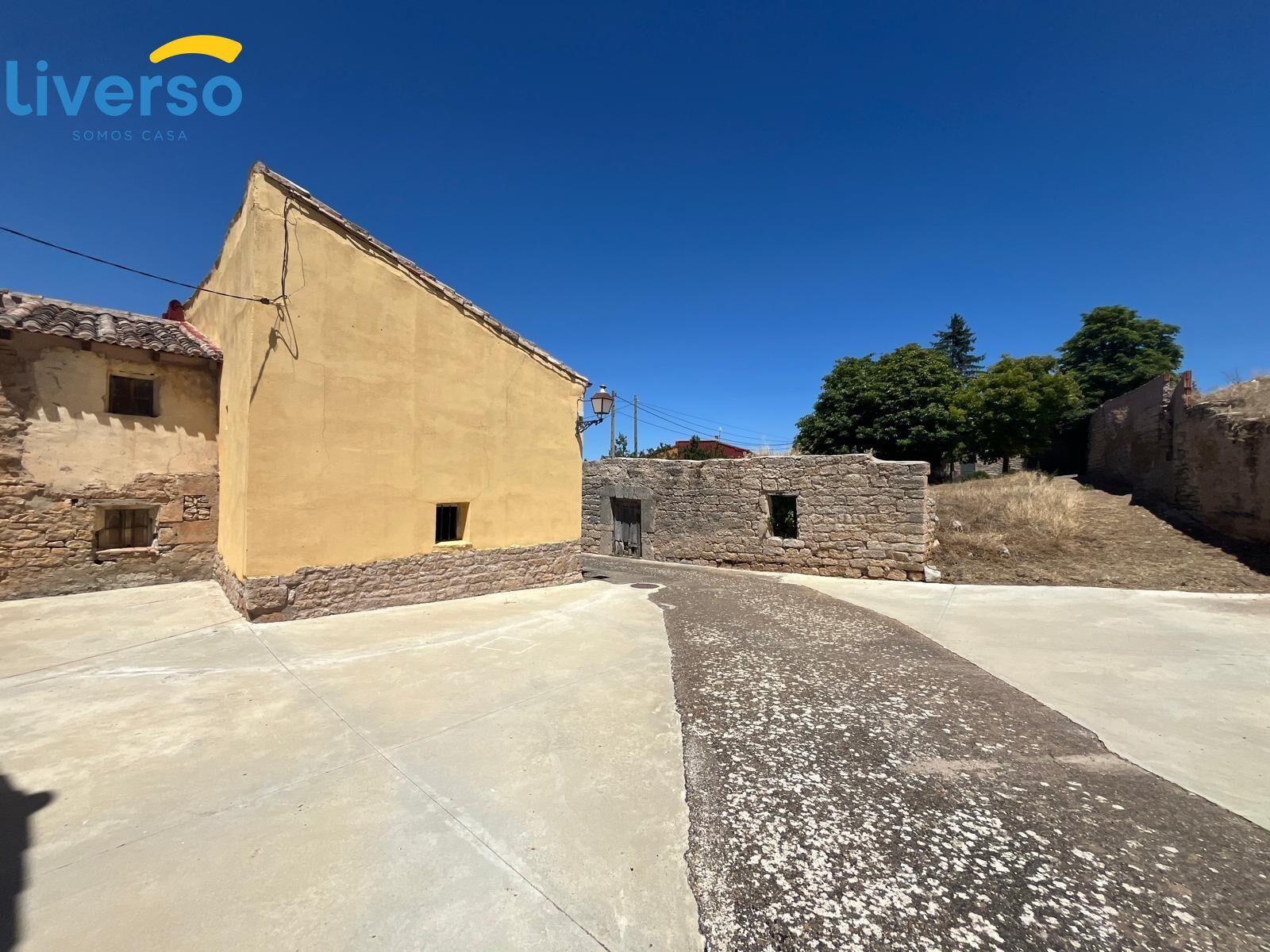 Vista exterior de Casa o chalet en venta en Barrio de Muñó con Jardín privado