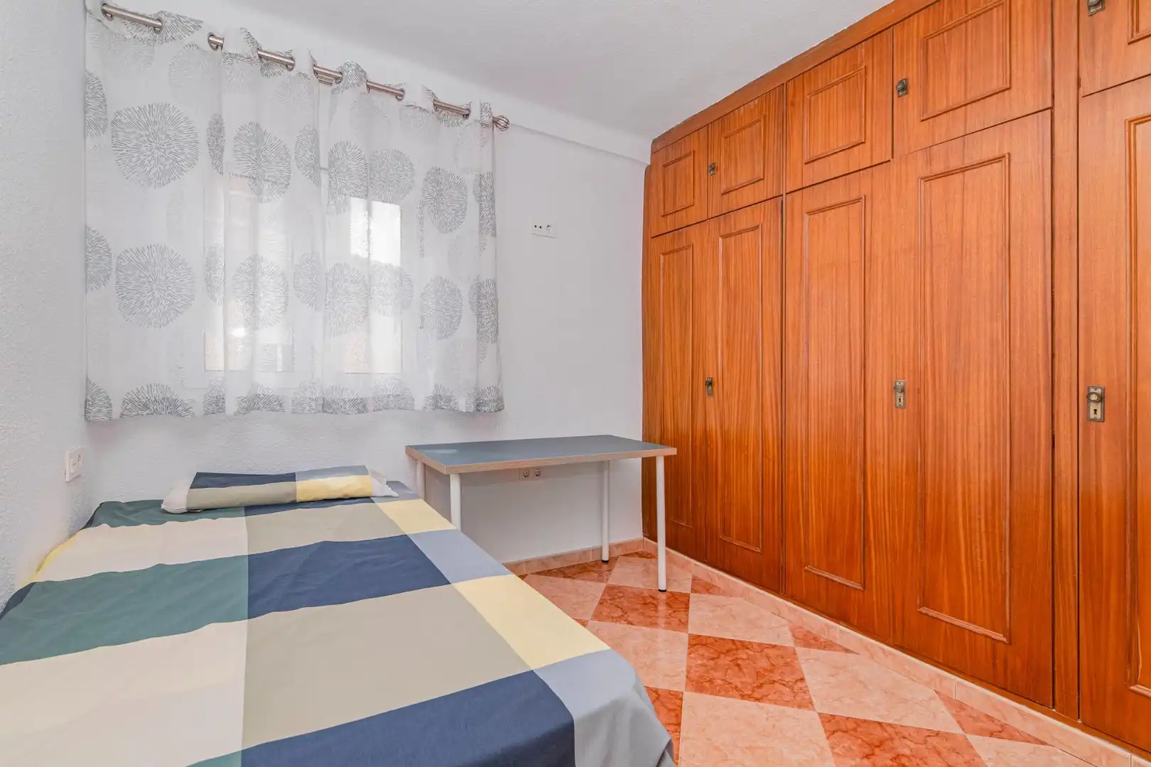 Bedroom of Flat for rent in Granada  with Furnished