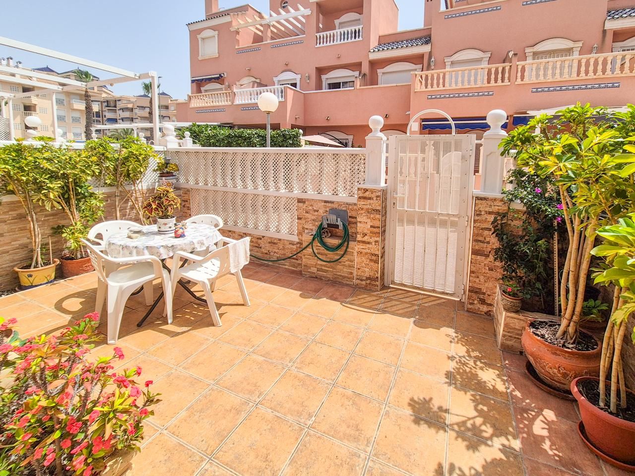 Jardí de Casa adosada en venda en Santa Pola amb Jardí privat, Terrassa i Moblat