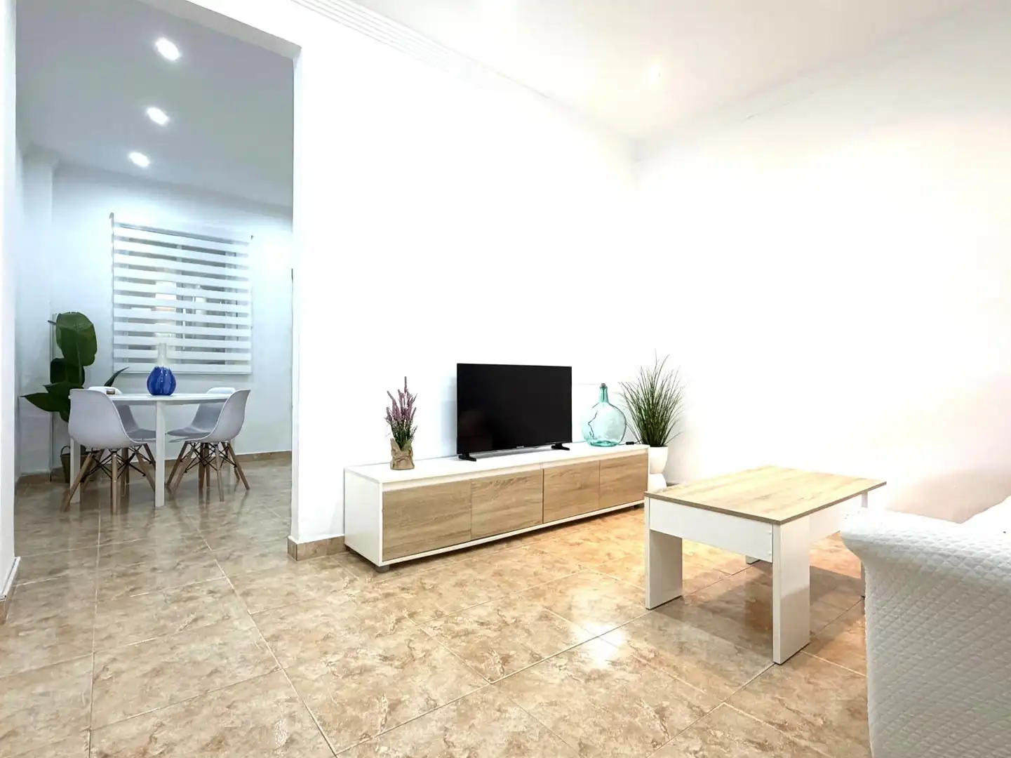 Sala d'estar de Casa o xalet de lloguer en Don Benito amb Aire condicionat, Terrassa i Moblat