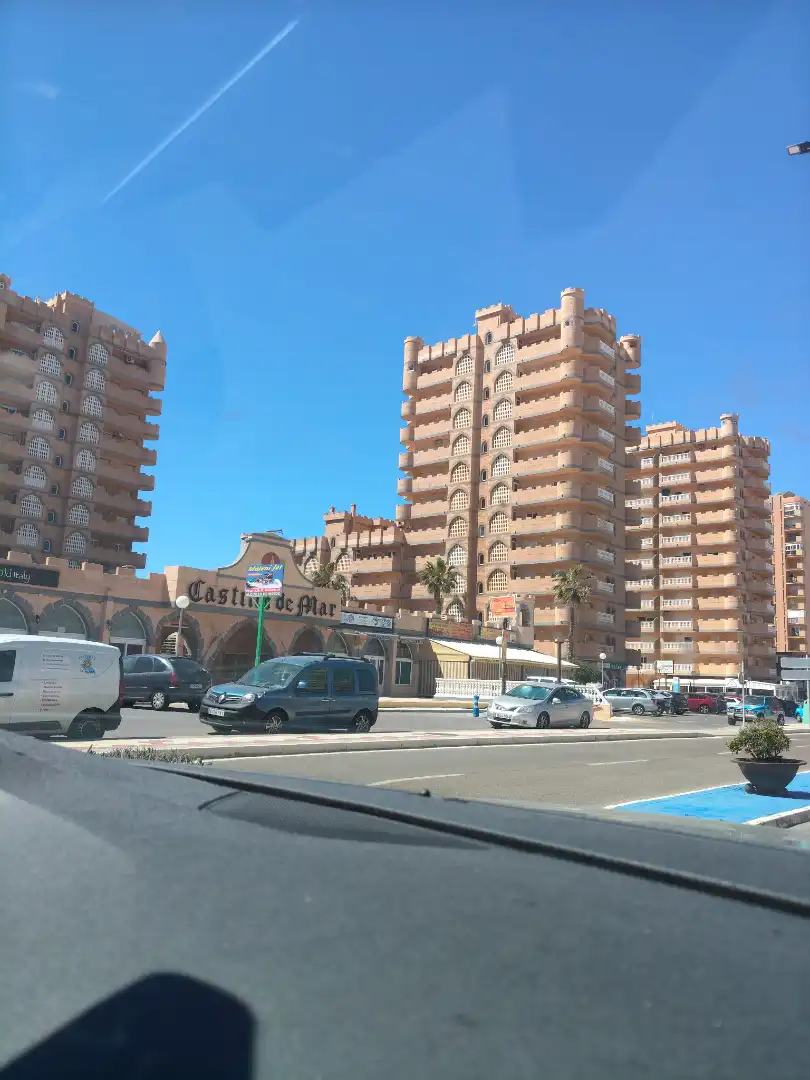 Außenansicht von Wohnung zum Verkauf in La Manga del Mar Menor mit Klimaanlage, Heizung und Privatgarten