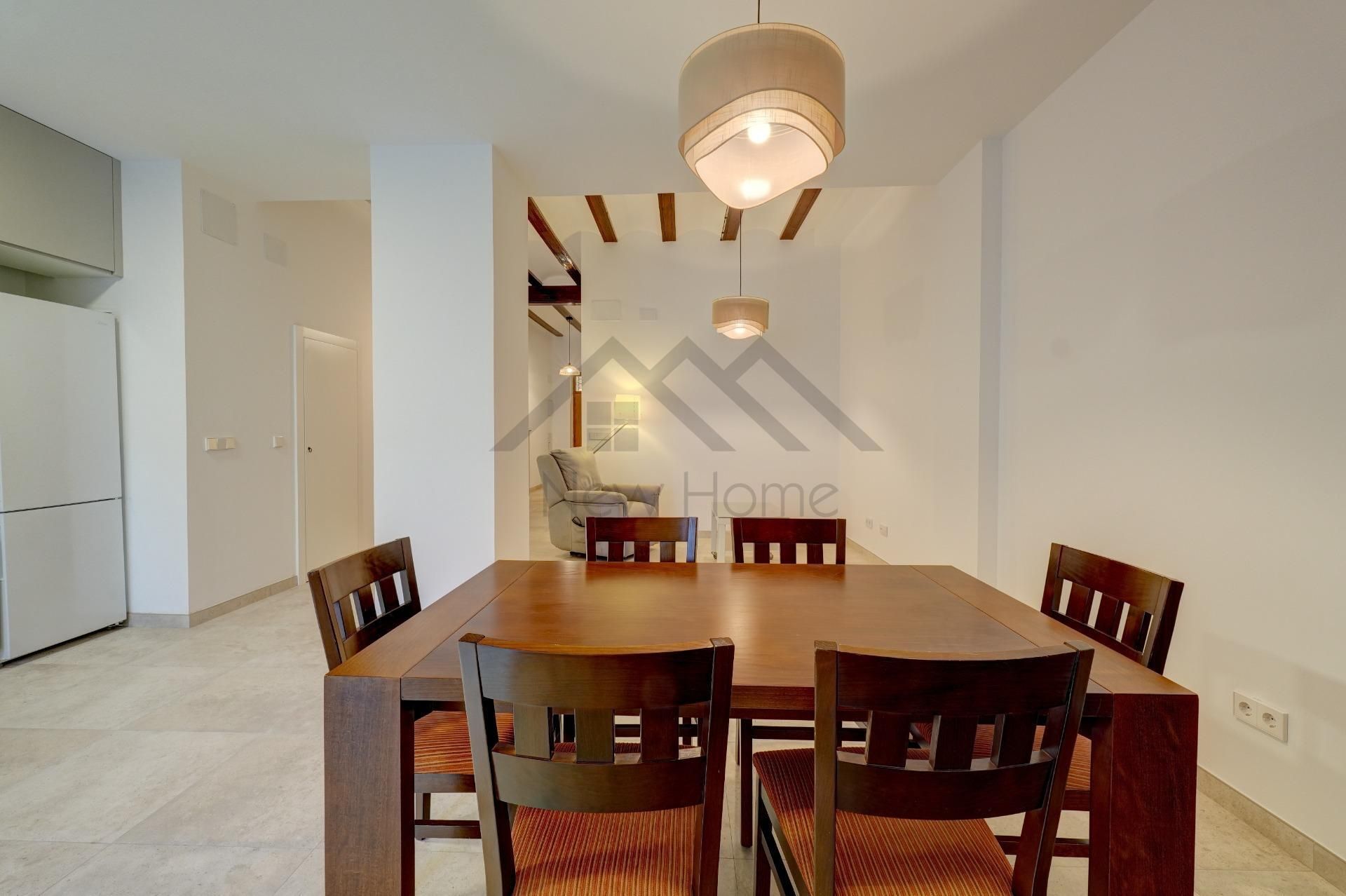 Menjador de Casa o xalet en venda en La Pobla de Vallbona amb Aire condicionat i Terrassa