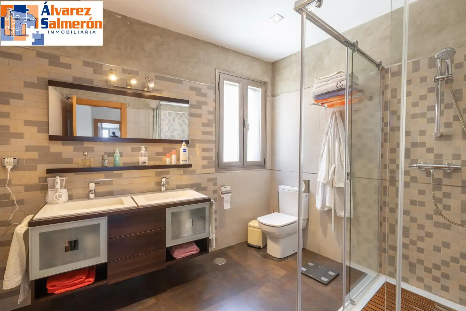 Badezimmer von Haus oder Chalet zum Verkauf in Alfacar mit Heizung und Schwimmbad