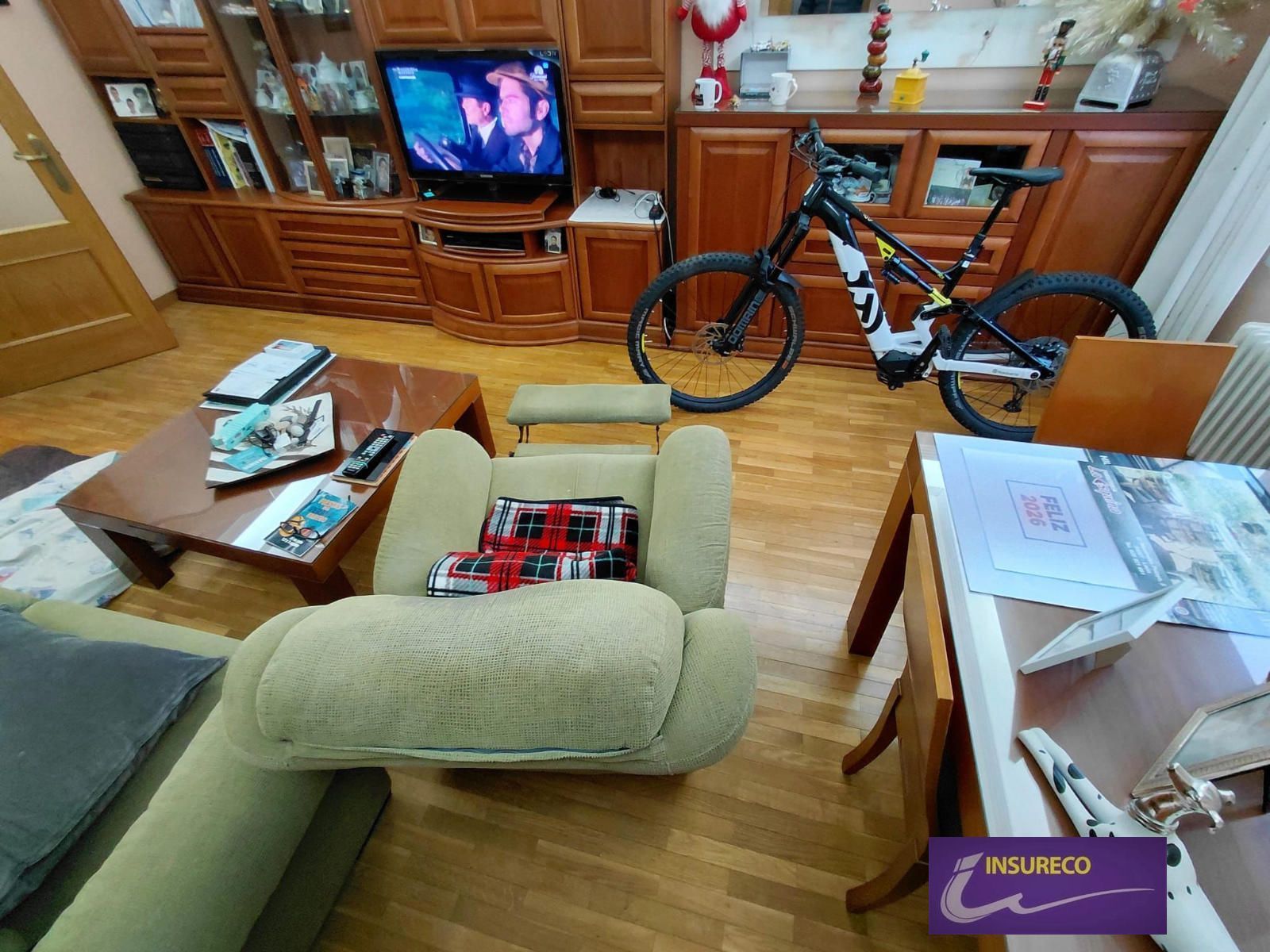 Living room of Flat for sale in Villaquilambre  with Heating, Parquet flooring and Terrace