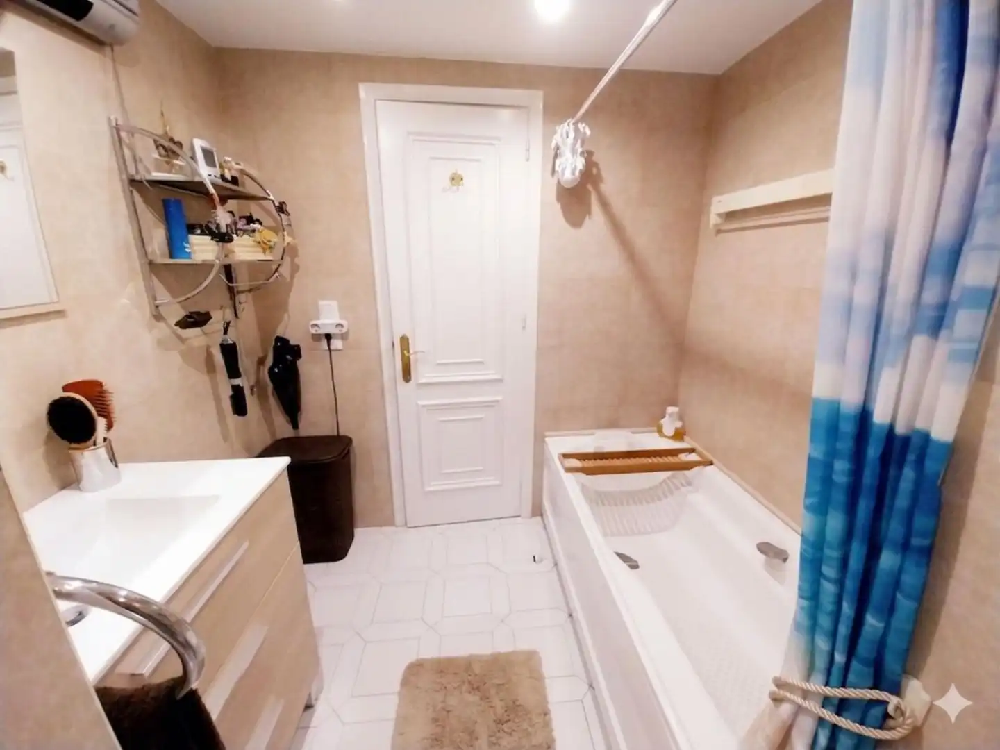 Badezimmer von Wohnung zum Verkauf in Mijas mit Klimaanlage, Privatgarten und Terrasse