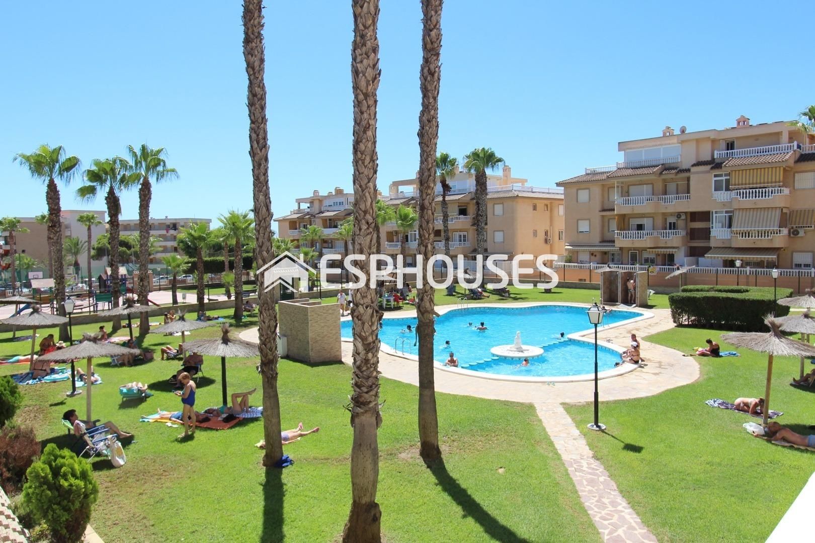 Exterior view of Apartment for sale in Guardamar del Segura  with Air Conditioner, Terrace and Furnished