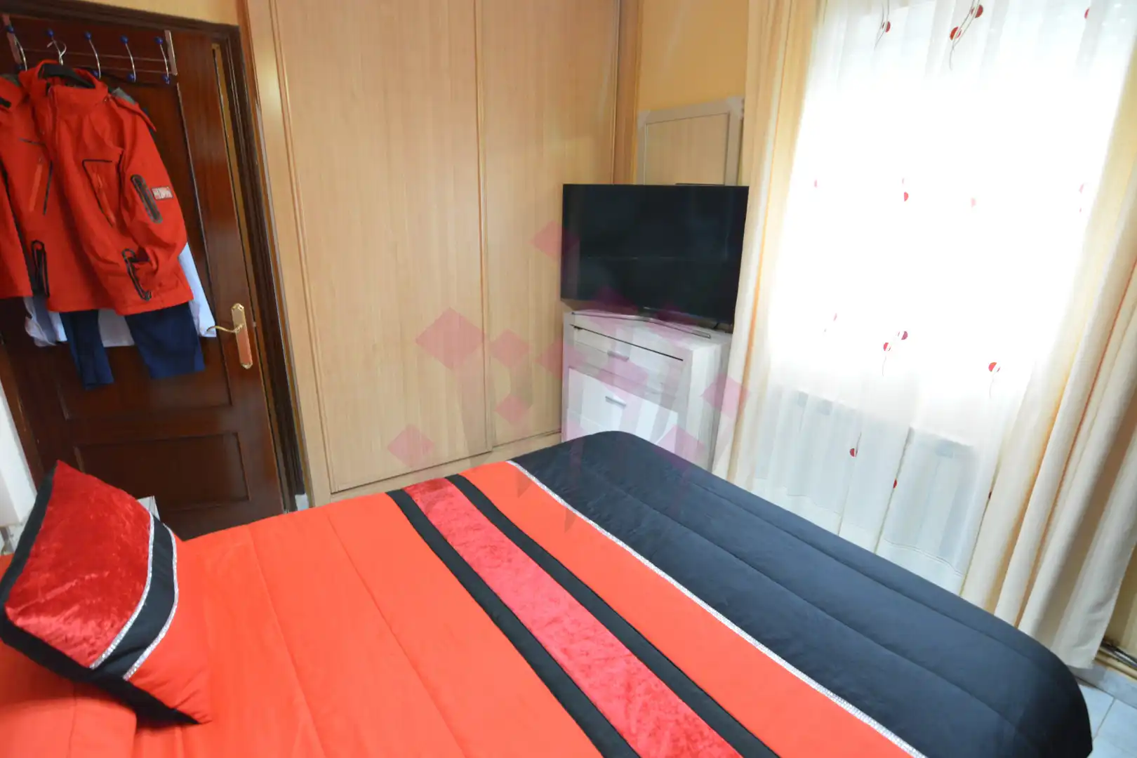 Dormitori de Casa o xalet en venda en Ciudad Real amb Aire condicionat, Calefacció i Jardí privat
