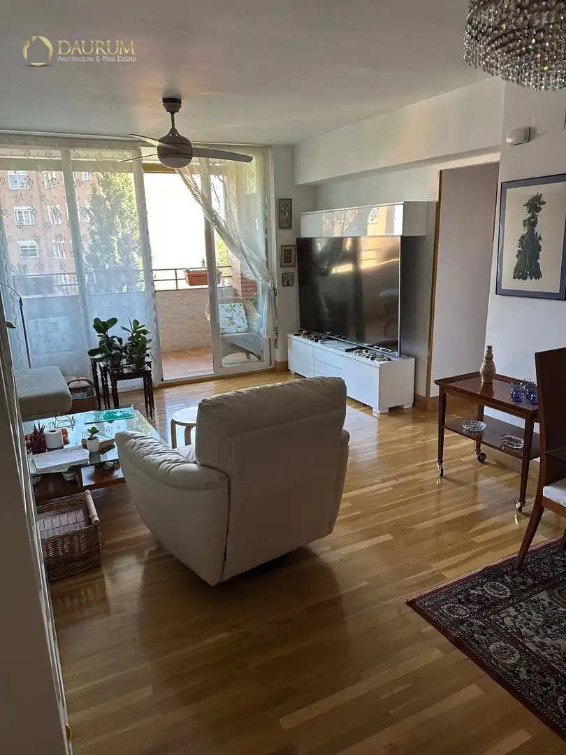Living room of Flat for sale in  Madrid Capital  with Heating, Terrace and Storage room