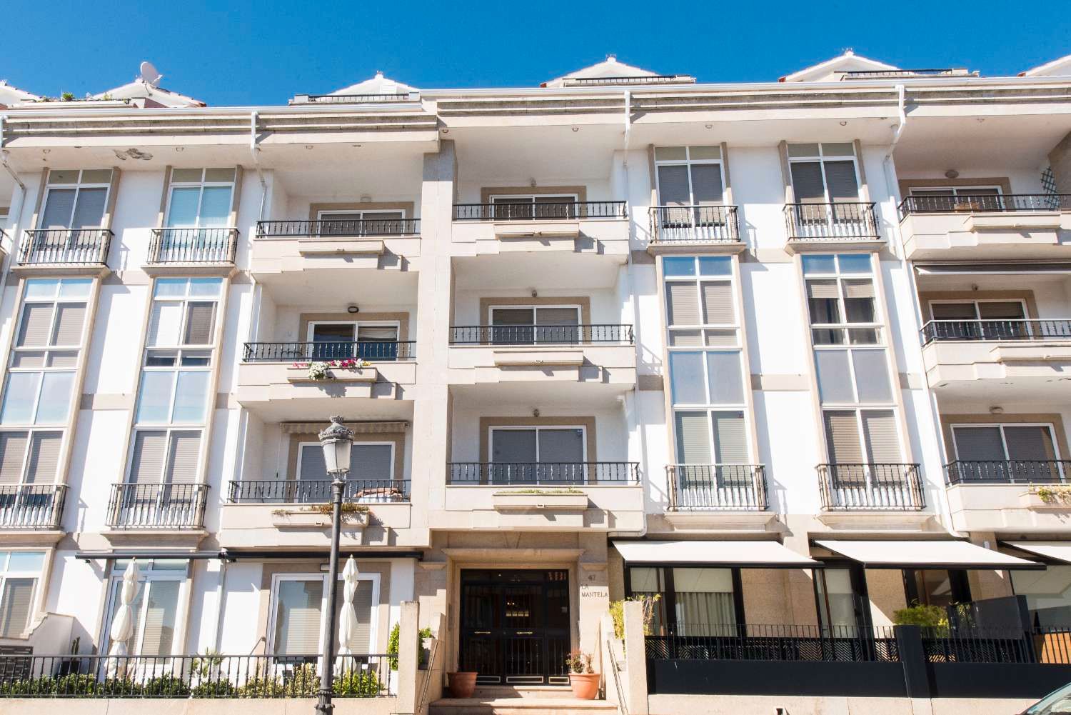 Vista exterior de Pis en venda en Sanxenxo amb Terrassa i Moblat