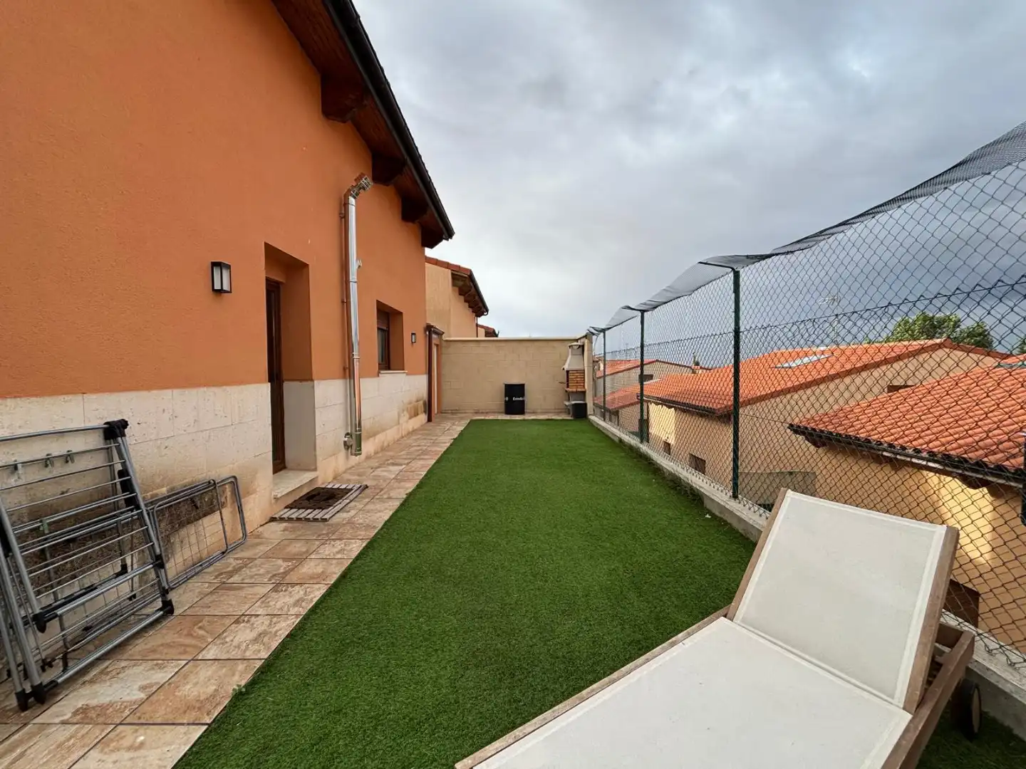 Terrassa de Casa o xalet en venda en Hontoria de la Cantera amb Calefacció, Jardí privat i Traster