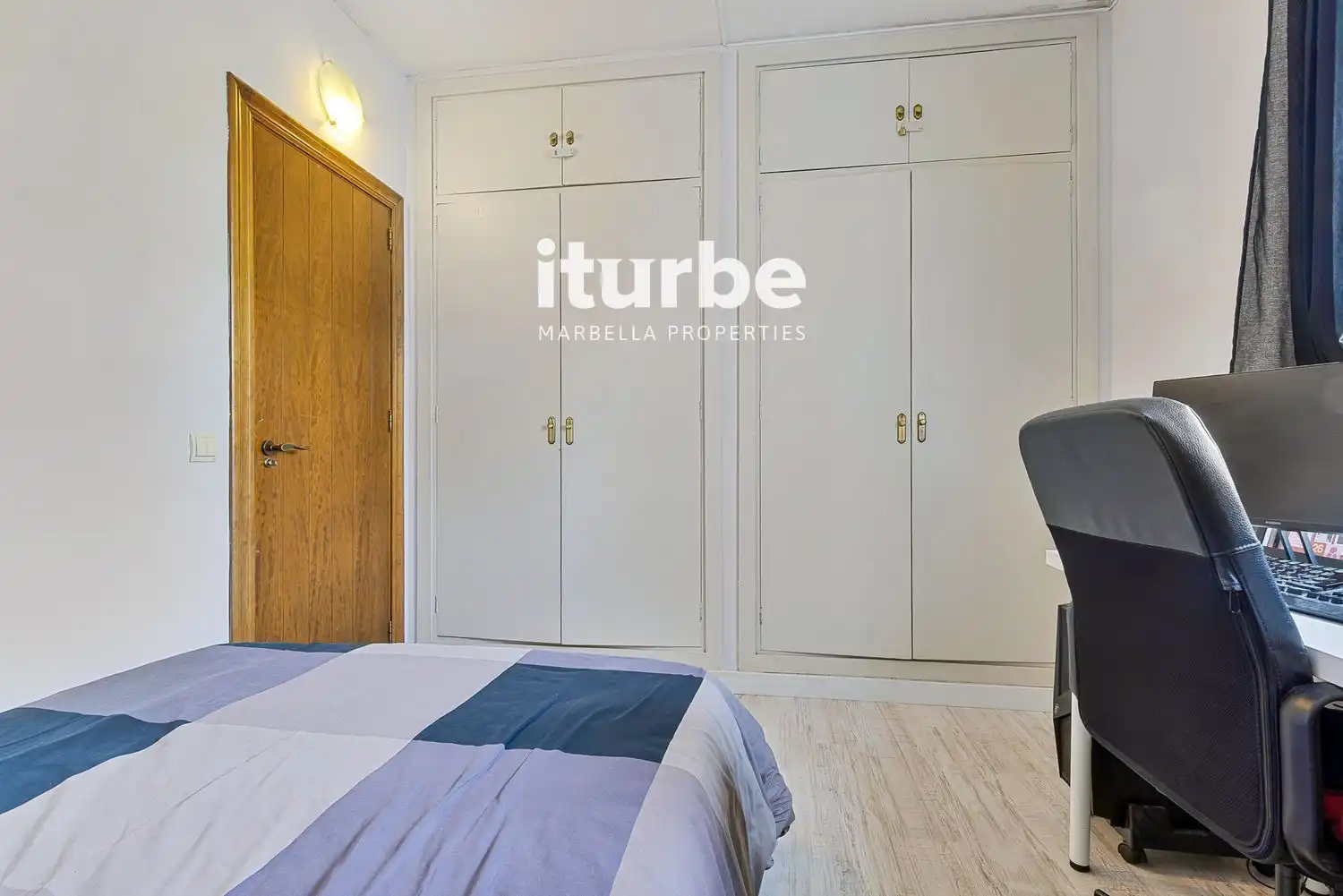 Habitación de Piso en venta en Marbella con Aire acondicionado, Terraza y Piscina
