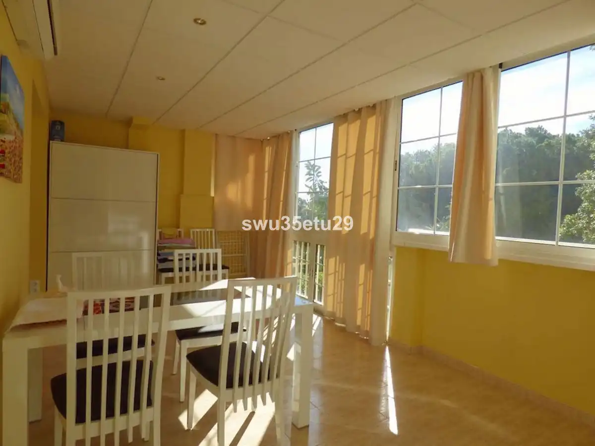 Apartamento con piscina en venta en Calahonda, imagen 8