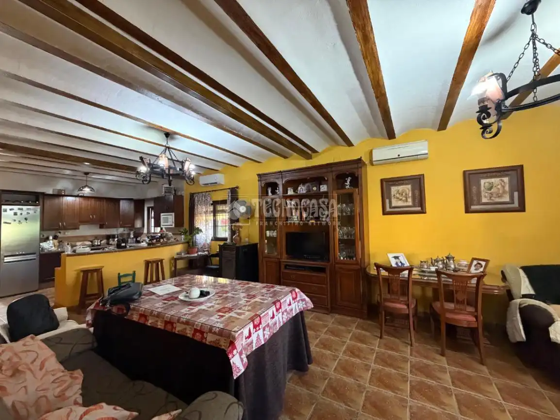 Menjador de Finca rústica en venda en Villatorres amb Aire condicionat, Calefacció i Alarma