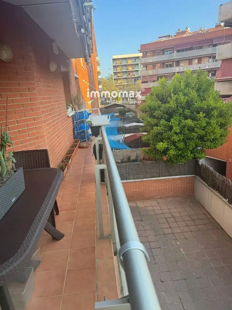 Vista exterior de Piso en venta en Ripollet con Aire acondicionado, Calefacción y Terraza