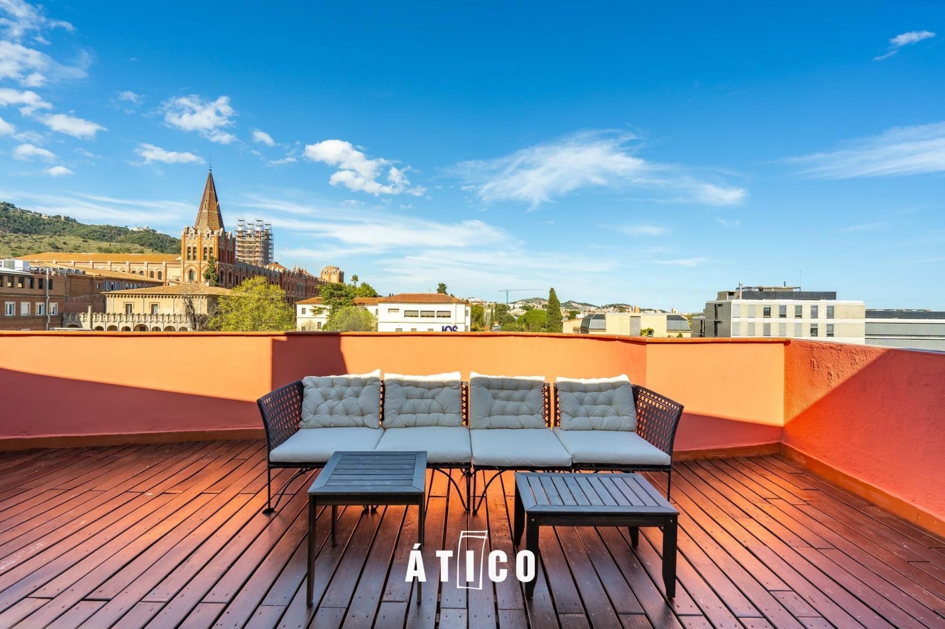 Attic to rent in Sarrià